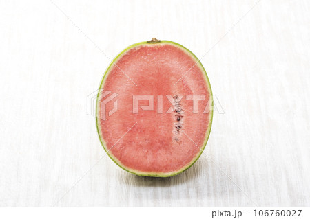 新鮮なスイカ こだま西瓜 夏イメージ 小玉すいか ピノガール イメージ素材 新鮮なスイカ こだま西瓜 夏イメージ 小玉すいか ピノガール イメージ素材 106760027