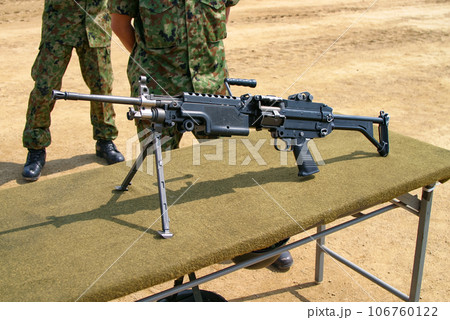 展示される陸上自衛隊の機関銃 106760122
