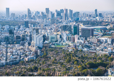 日本の東京都市景観 国立競技場(新宿区霞ヶ丘町)や新宿副都心などを望む。南青山なども 日本の東京都市景観 国立競技場(新宿区霞ヶ丘町)や新宿副都心などを望む。南青山なども 106761022