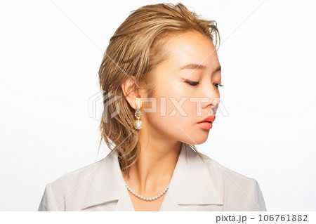 かっこいい働く女性のポートレート かっこいい働く女性のポートレート 106761882
