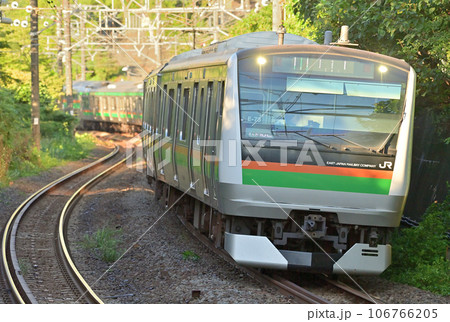 東海道本線　根府川ー早川　JR東日本　E233系3000番台　E-73編成（国府津） 106766205