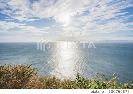 新潟　角田岬から望む日本海 106769875