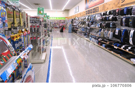 カー用品店 106770806