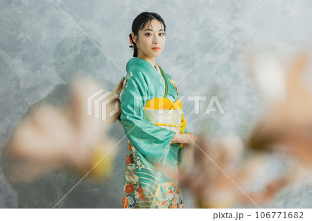 振袖の女性 振袖の女性 106771682