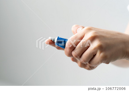 手荒れ　皮膚疾患 106772006