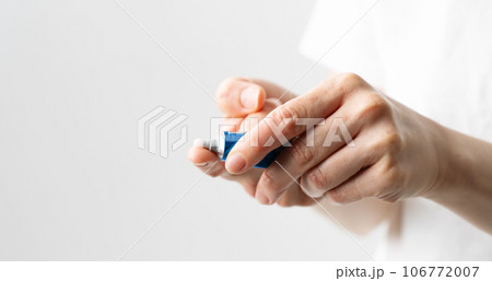 手荒れ　皮膚疾患 106772007