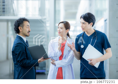 医療従事者　MR 106772231