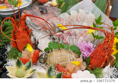 会席料理　鯛　アワビ　伊勢海老 106772370