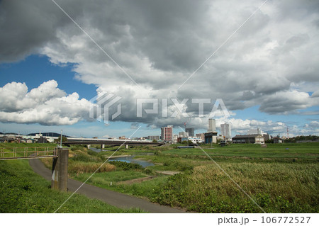 秋の雲と足羽川 秋の雲と足羽川 106772527