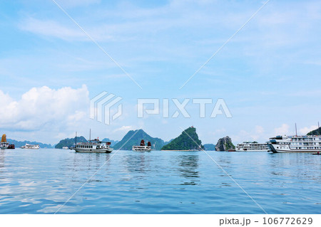 ベトナム　青空のハロン湾 106772629