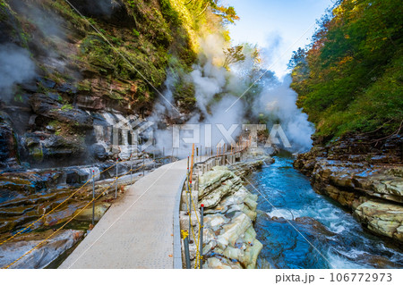 秋の小安峡 106772973