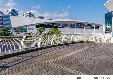 【神奈川の都市風景】パシフィコ横浜 【神奈川の都市風景】パシフィコ横浜 106774155