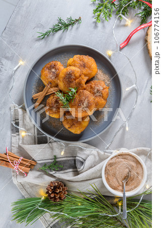 Traditional portuguese Christmas sweets Sonhos 106774156