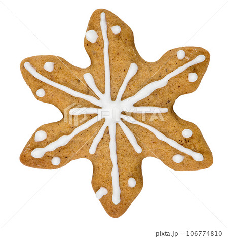 Gingerbread cookie in snowflake shape 106774810