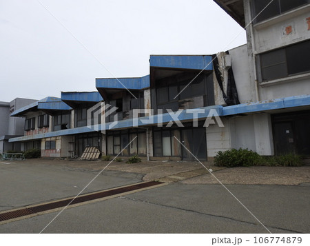 廃屋の建物 建物 古い建物 廃屋 廃墟 廃屋の建物 建物 古い建物 廃屋 廃墟 106774879