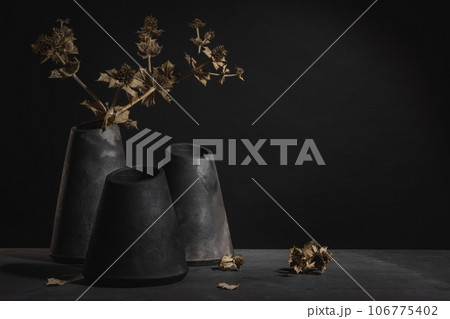Modern design black ceramic vases Modern design black ceramic vases 106775402