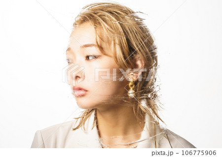 かっこいい働く女性のポートレート かっこいい働く女性のポートレート 106775906