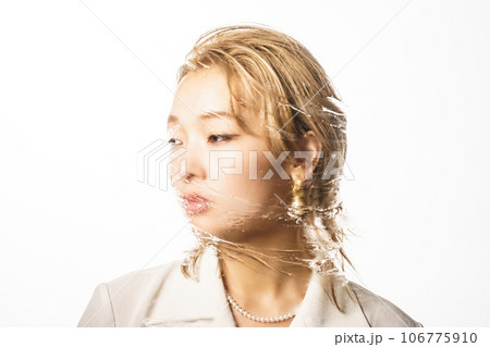 かっこいい働く女性のポートレート かっこいい働く女性のポートレート 106775910