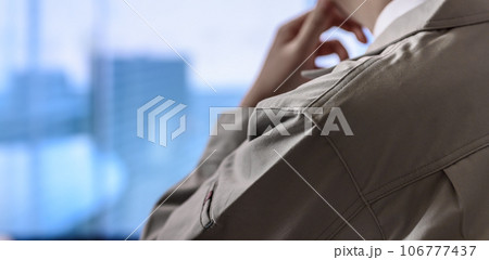 作業着の男性　ビジネス 106777437