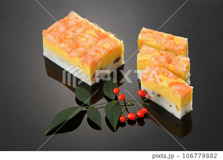 お正月食品・お正月料理に使う食材・海老蒲鉾・お祝いで食べる海老蒲鉾・おせち料理に使う海老蒲鉾 106779882