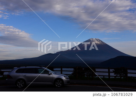 本栖湖からの富士山 本栖湖からの富士山 106781029