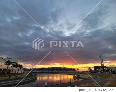 夕方の明石海峡大橋 2022年1月 (3) 106784177