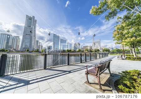 横浜みなとみらい 北仲通北第二公園の風景【神奈川県・横浜市】 横浜みなとみらい 北仲通北第二公園の風景【神奈川県・横浜市】 106787176