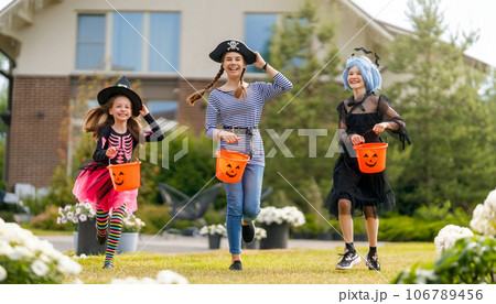 kids at Halloween party kids at Halloween party 106789456