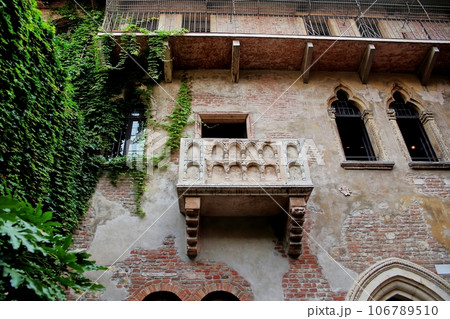 ジュリエットの家とバルコニー_1 106789510