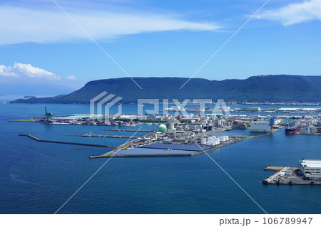 高松市のシンボルタワーから見た屋島 106789947