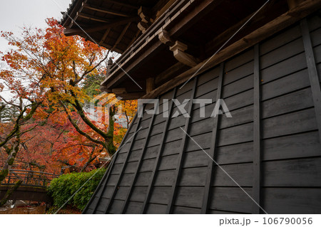 滋賀県 湖東三山の1つである永源寺の秋の紅葉を撮影 滋賀県 湖東三山の1つである永源寺の秋の紅葉を撮影 106790056
