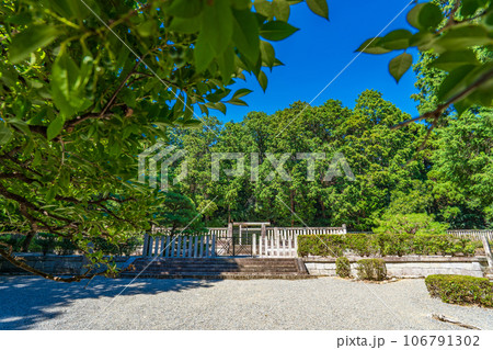京都市山科区　第三十八代天智天皇　山科陵 106791302