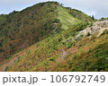 仲秋の日光の山 106792749