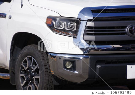 輸入車イメージ　トヨタ タンドラのフロントマスク 106793499