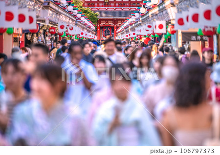日本の東京都市景観 脱コロナ…猛烈な暑さ…賑わう浅草寺。ほぼマスク無しに…感染爆発はない 日本の東京都市景観 脱コロナ…猛烈な暑さ…賑わう浅草寺。ほぼマスク無しに…感染爆発はない 106797373
