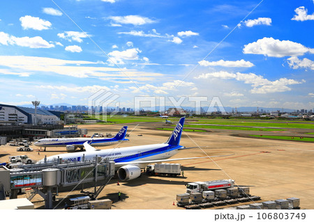 【大阪府】晴天の大阪国際空港（伊丹空港） 106803749