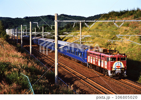 2002年　旧津軽海峡線を走るED7910ブルートレイン北斗星 106805020