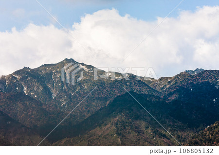 屋久島洋上アルプスの春(3月)世界自然遺産日本百名山宮之浦岳の写真