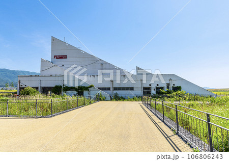 岩手県陸前高田市　東日本大震災の震災遺構　タピック45（旧道の駅高田松原）　 106806243