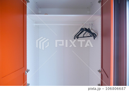 hand opening bedroom cabinet door hand opening bedroom cabinet door 106806687