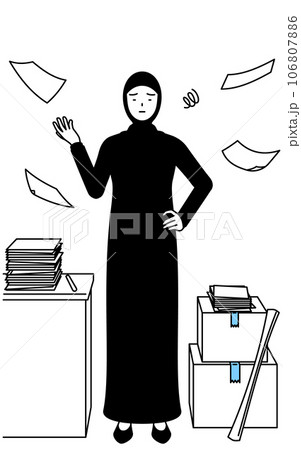 片付かない業務にうんざりするイスラムの女性 106807886