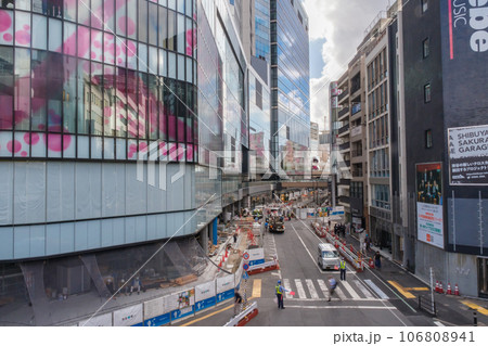 再開発が進むShibuya Sakura Stage 高層ビル群と都市計画道路 東京都渋谷区 再開発が進むShibuya Sakura Stage 高層ビル群と都市計画道路 東京都渋谷区 106808941