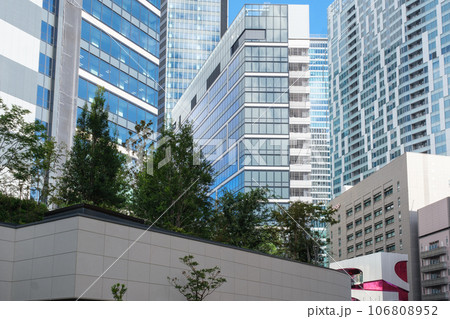 再開発で変貌する渋谷駅桜丘口の街並み　Shibuya　Sakura　Stage　　東京都渋谷区 106808952