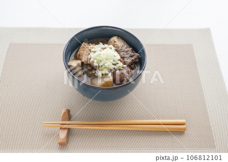 居酒屋定番メニューモツ煮込み 居酒屋定番メニューモツ煮込み 106812101