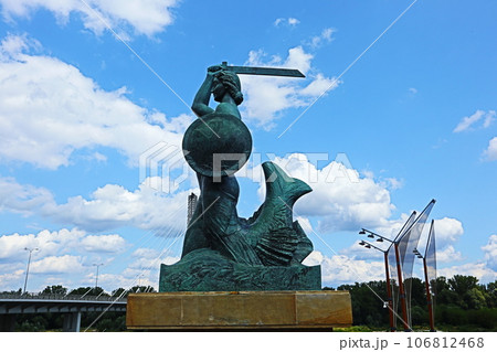 ワルシャワ、人魚の銅像 106812468