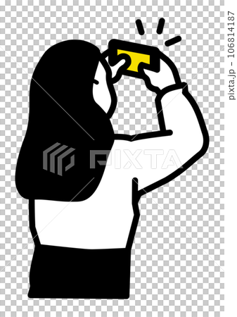 スマートフォンで撮影する人のイラスト　ノーマルver 106814187