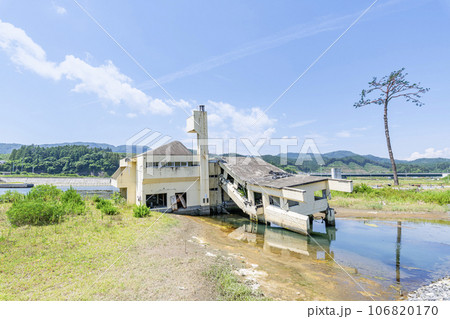 岩手県陸前高田市　東日本大震災の震災遺構　陸前高田ユースホステルと奇跡の一本松 106820170