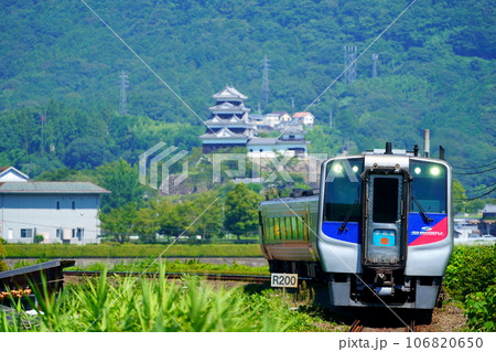 大洲城とN2000系・宇和海 大洲城とN2000系・宇和海 106820650