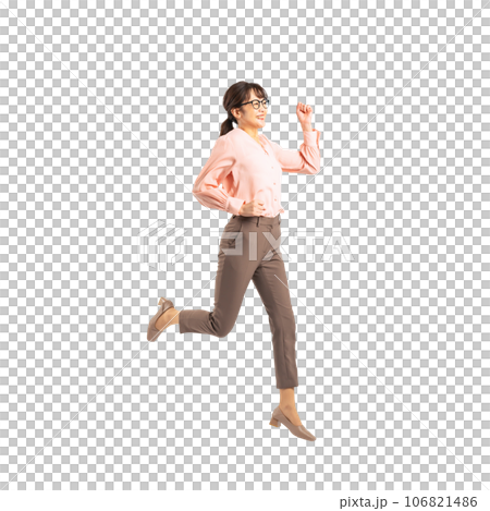 PNG跳躍的中年婦女背景透明摳圖 PNG跳躍的中年婦女背景透明摳圖 106821486