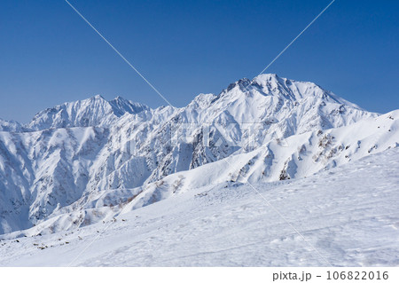 北アルプスの唐松岳の雪山登山　鹿島槍ヶ岳と五竜岳 106822016